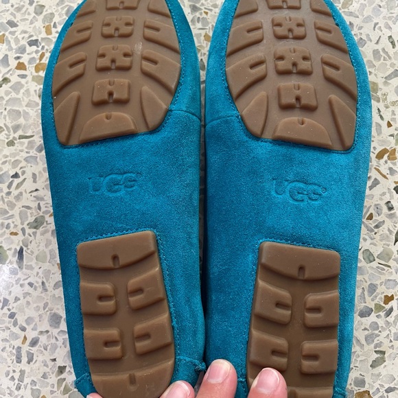 Like new Ugg suede loafers - Picture 3 of 4